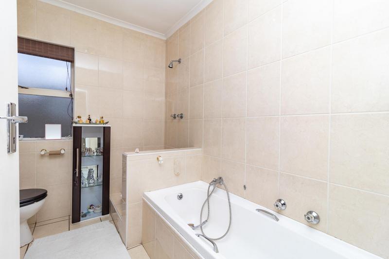 To Let 3 Bedroom Property for Rent in Table View Western Cape